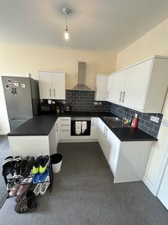 1 bedroom flat to rent, West Street, Weston-Super-Mare BS23