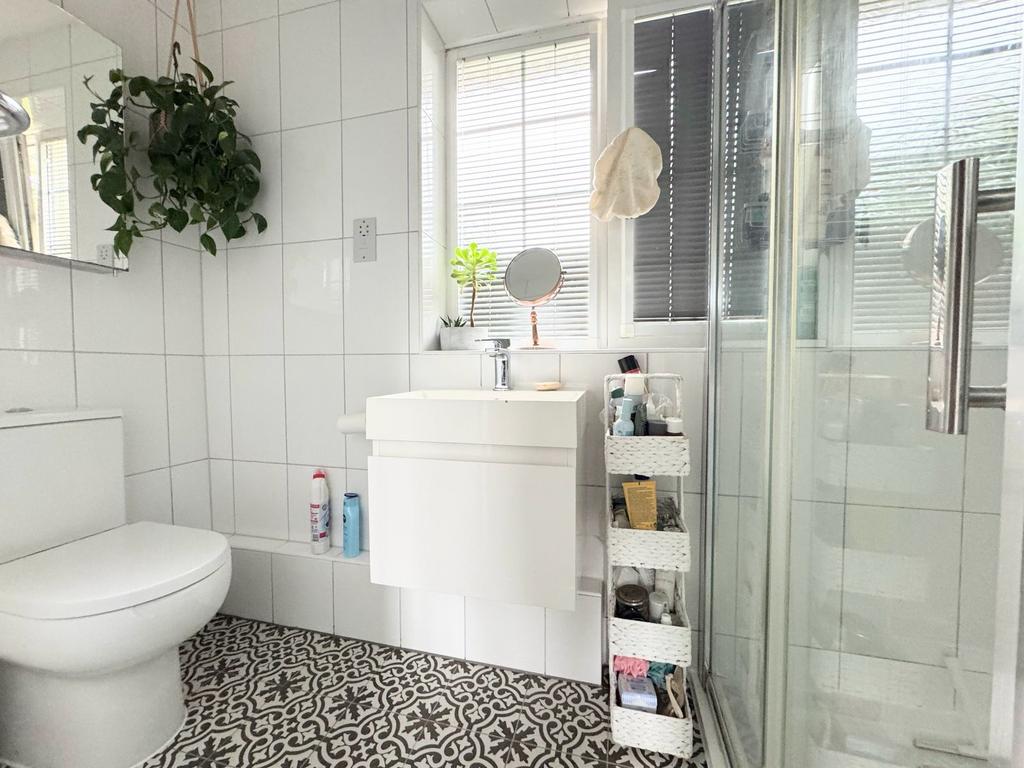 Ensuite.jpeg