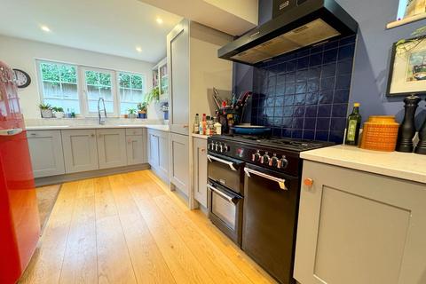 undefined, Frimley, Camberley GU16