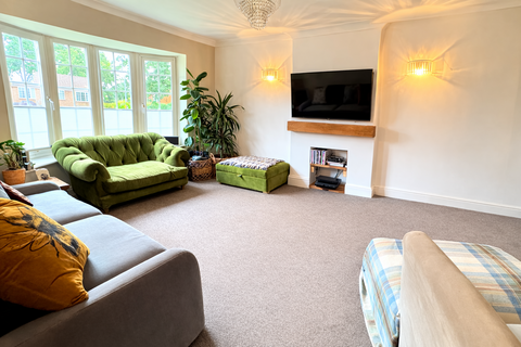 undefined, Frimley, Camberley GU16