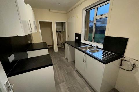 2 bedroom flat to rent, 26 Ambleside Avenue, Dundee, DD3 0AE