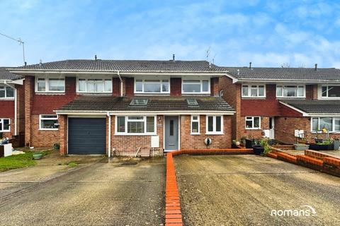 3 bedroom semi-detached house for sale, Grieg Close, Basingstoke, Hampshire