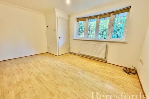 2 bedroom semi-detached house for sale, Hollymead Close, Colchester, CO4
