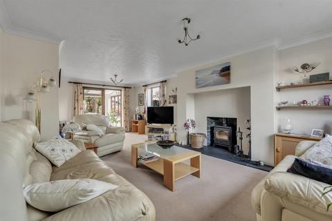 4 bedroom detached house for sale, 4 Farthings Rise, Plymtree, Cullompton