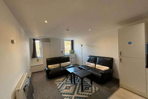 1 bedroom in a flat share to rent, Room 1, 2 St Andrews Lane, ,