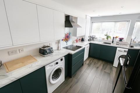 3 bedroom end of terrace house for sale, Wood End, St. Albans AL2