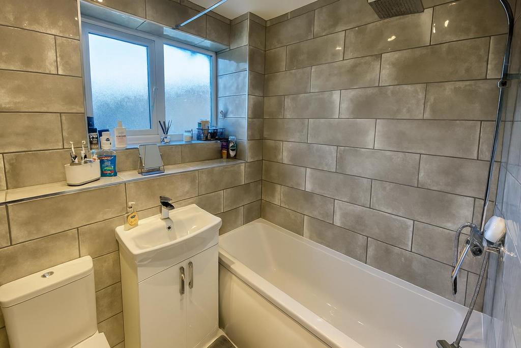 Family bathroom: