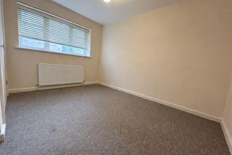 2 bedroom end of terrace house to rent, Kingswood Court, Grove Road, Luton, LU1 1BL