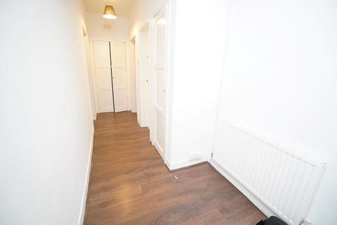 2 bedroom flat to rent, Broomhill, Glasgow G11