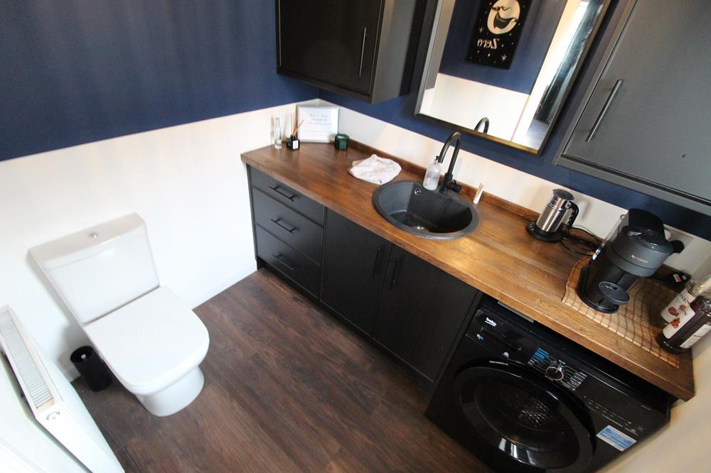Cloakroom WC−Utility