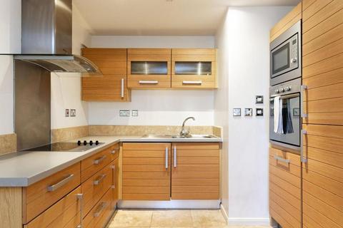 1 bedroom flat to rent, City Tower, Limeharbour, Crossharbour, South Quay, Canary Wharf, London, E14 9LS