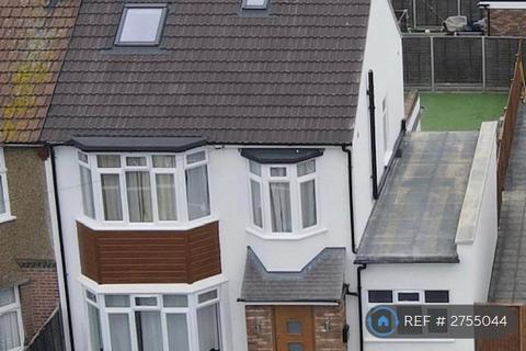 1 bedroom in a house share to rent, Bullsmoor Lane, Enfield, EN3