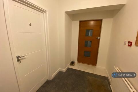 1 bedroom in a house share to rent, Bullsmoor Lane, Enfield, EN3