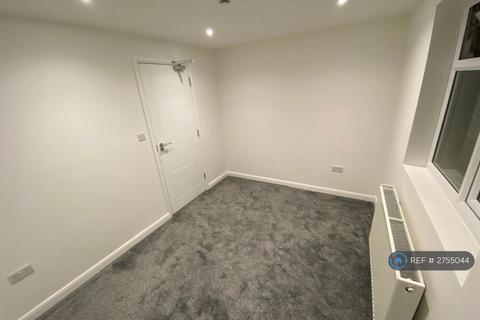 1 bedroom in a house share to rent, Bullsmoor Lane, Enfield, EN3