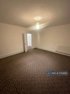 2 bedroom flat to rent, Montague Street, Worthing, BN11