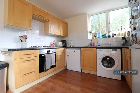 4 bedroom end of terrace house to rent, Lammermoor Road, London, SW12