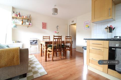 4 bedroom end of terrace house to rent, Lammermoor Road, London, SW12