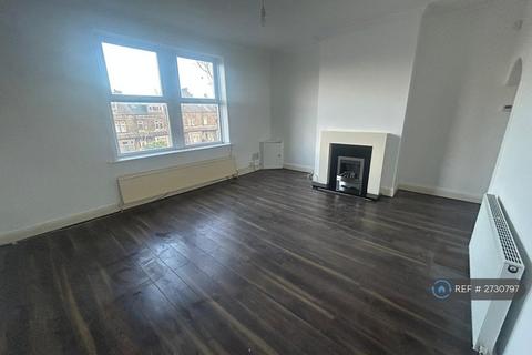 2 bedroom flat to rent, Bradford Road Shipley, Shipley, BD18