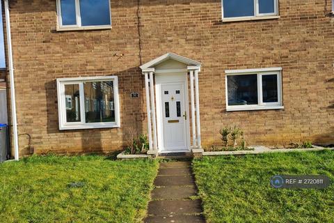 3 bedroom end of terrace house to rent, West Oval, Northampton, NN5