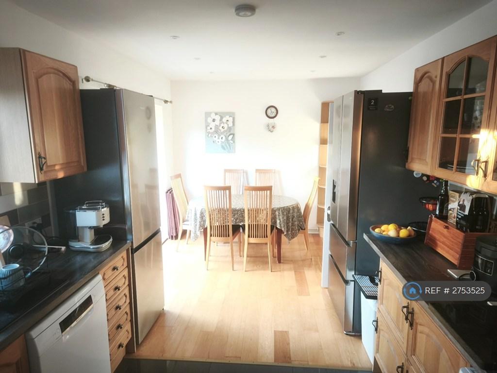 Kitchen / Dining