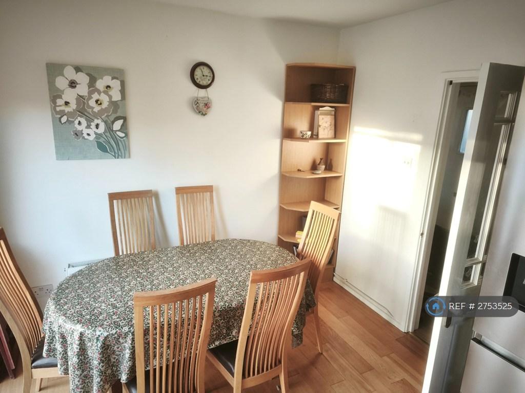Kitchen / Dining