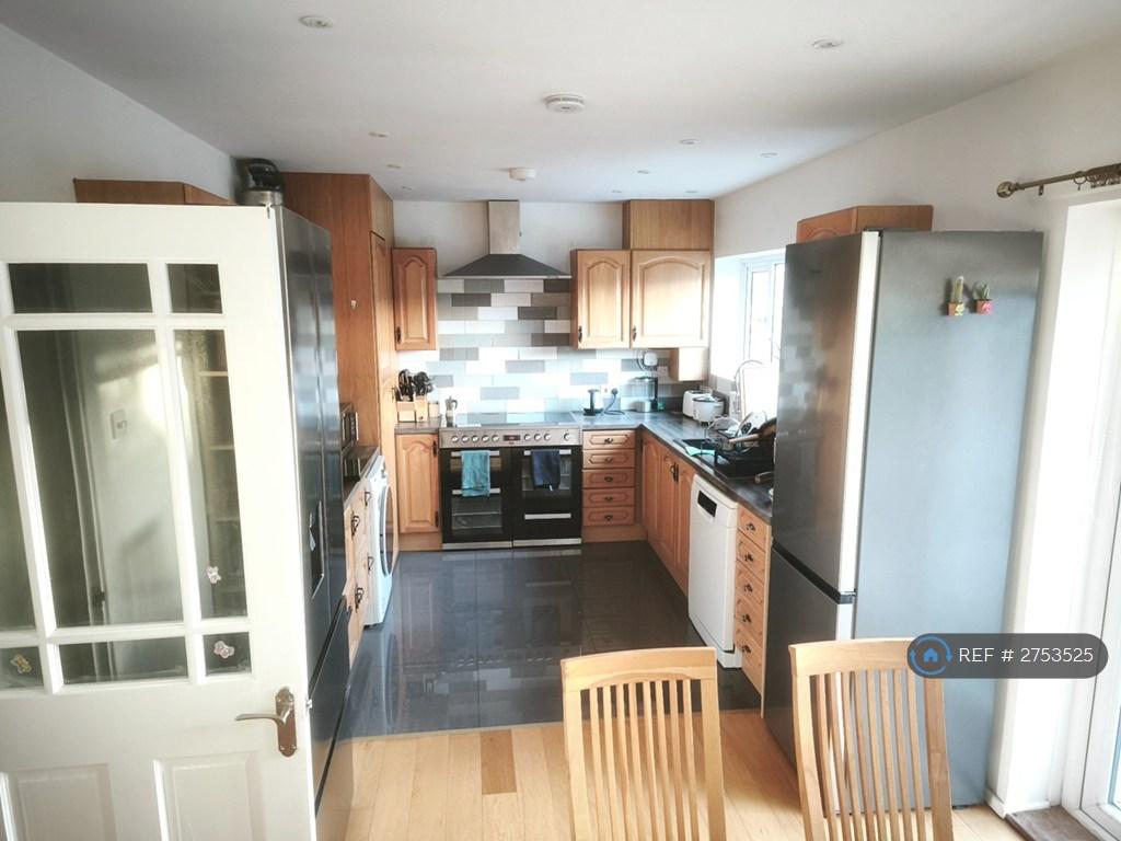 Kitchen / Dining