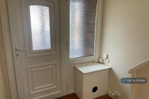 3 bedroom semi-detached house to rent, Stanhope Way, Birmingham, B43