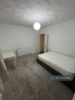 1 bedroom in a house share to rent, Harrow Road, Southsea, PO5