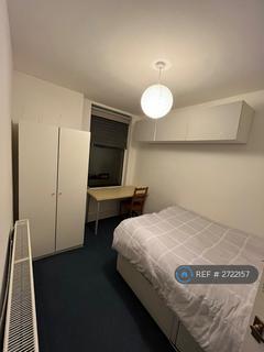 1 bedroom in a house share to rent, Harrow Road, Southsea, PO5