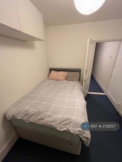 1 bedroom in a house share to rent, Harrow Road, Southsea, PO5