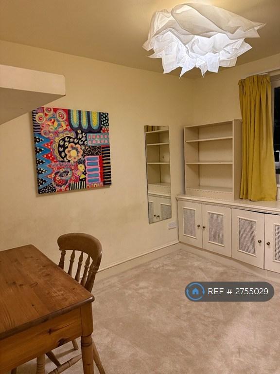 Bedroom 2 / Study 2