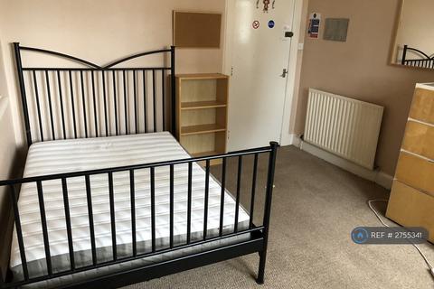 5 bedroom flat to rent, Whitehall Street, Dundee, DD1