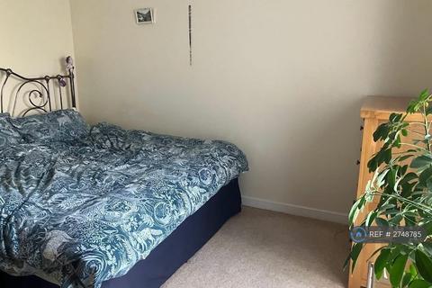 2 bedroom flat to rent, Dunlin Drive, St. Marys Island, Chatham, ME4