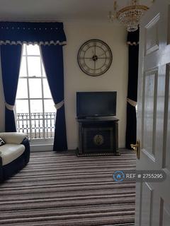 2 bedroom flat to rent, Eastcliff House, Walton On The Naze, CO14