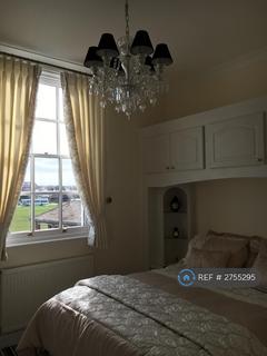 2 bedroom flat to rent, Eastcliff House, Walton On The Naze, CO14