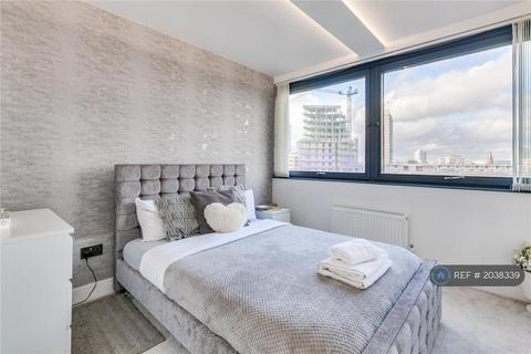 3 bedroom flat to rent, Penge House, London, SW11