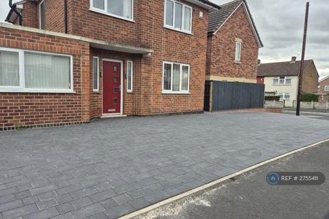 3 bedroom detached house to rent, Oaklands Avenue, Littleover, Derby, DE23