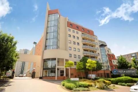 2 bedroom flat to rent, Wards Wharf Approach, London, E16