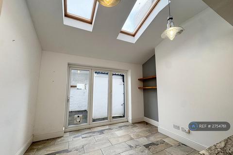 2 bedroom terraced house to rent, Kingsdown Parade, Bristol, BS6