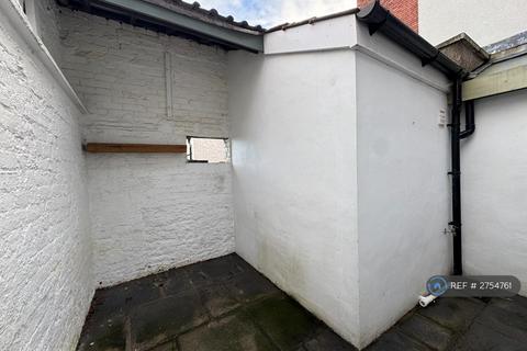 2 bedroom terraced house to rent, Kingsdown Parade, Bristol, BS6