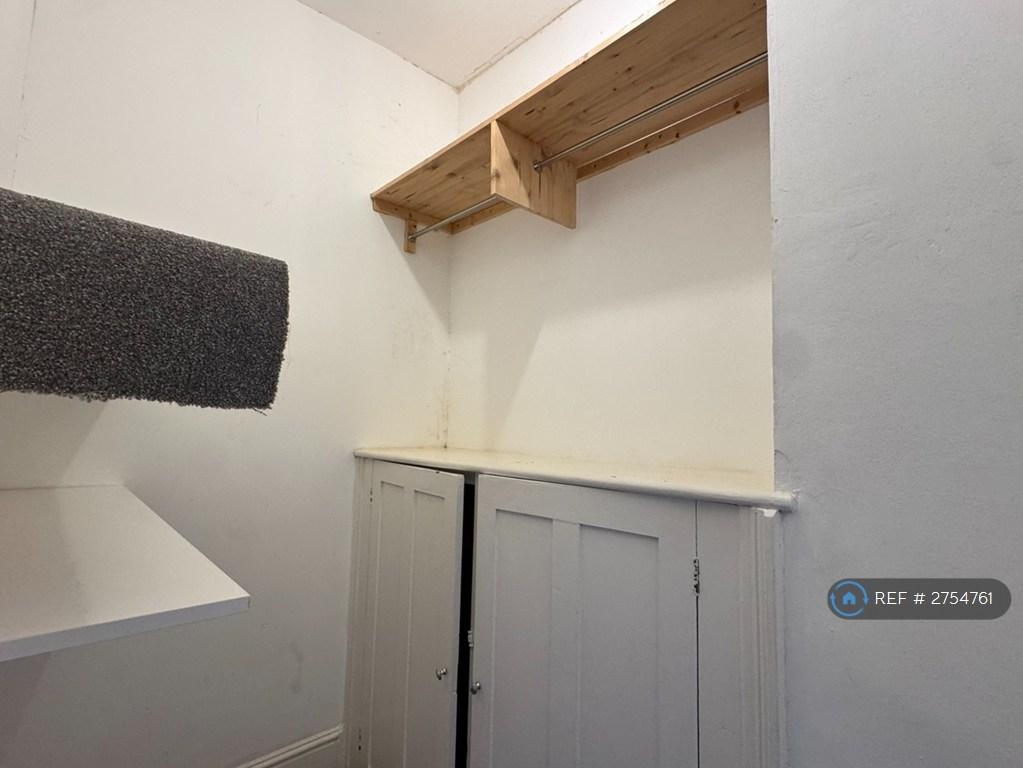 Walk-In Wardrobe