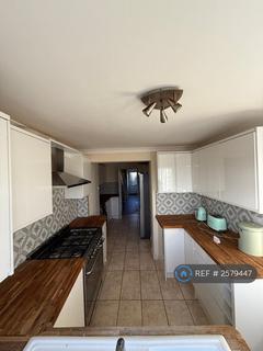 3 bedroom terraced house to rent, Heath Close, Sturry, Canterbury, CT2