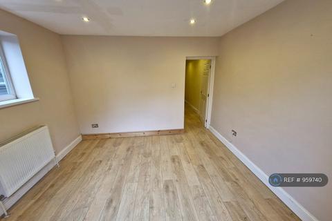 2 bedroom maisonette to rent, Fairlight Road, London, SW17