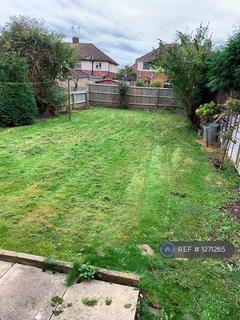 3 bedroom semi-detached house to rent, Broad Close, Peterborough, PE1