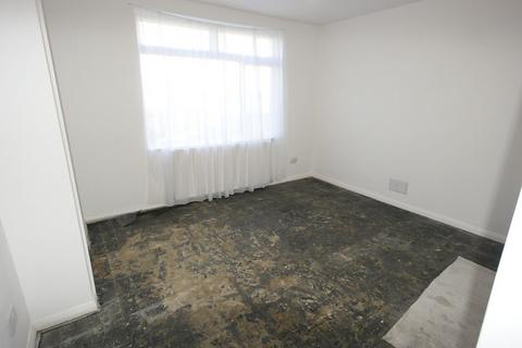 3 bedroom terraced house for sale, Colne Drive, Romford, RM3