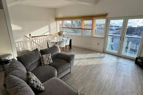 4 bedroom house to rent, 21 Cliff Road