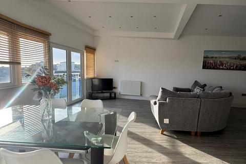 4 bedroom house to rent, 21 Cliff Road