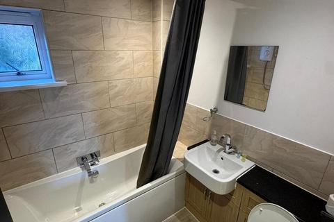 4 bedroom house to rent, 21 Cliff Road