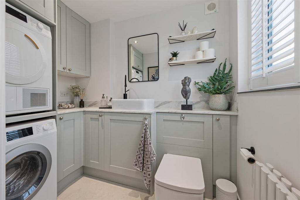 Utility Room / Cloakroom