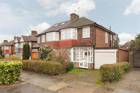undefined, Fountains Crescent, London N14